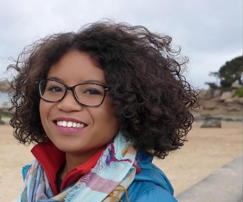 Portrait de Nina, sur la côte